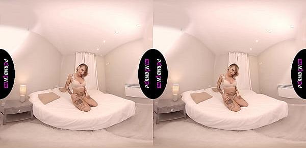  PORNBCN Realidad virtual, la milf Gina Snake se masturba para ti . VR Playstation 4 & Samsung Gear
